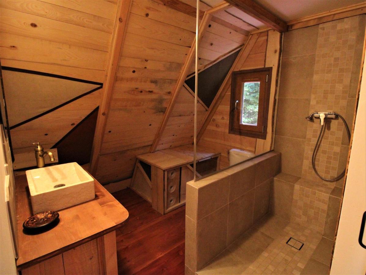 Habitat Createur - Hebergements Insolites Au Camping Municipal "Les Ecureuils" Recoubeau-Jansac Bagian luar foto