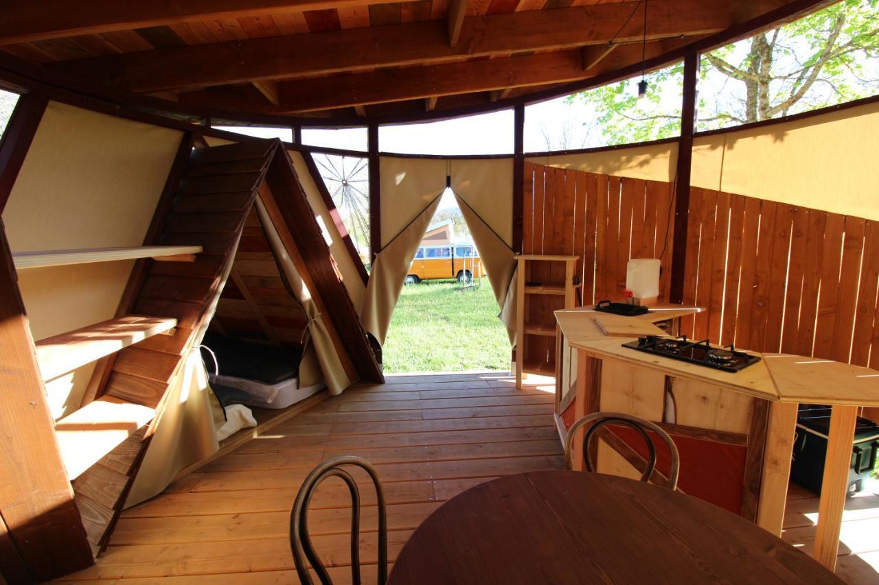 Habitat Createur - Hebergements Insolites Au Camping Municipal "Les Ecureuils" Recoubeau-Jansac Bagian luar foto