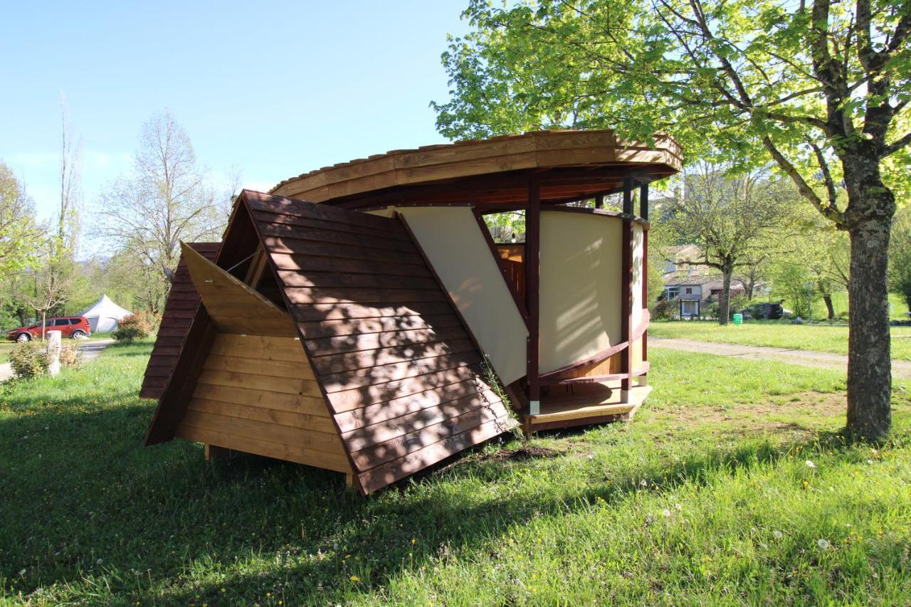 Habitat Createur - Hebergements Insolites Au Camping Municipal "Les Ecureuils" Recoubeau-Jansac Bagian luar foto