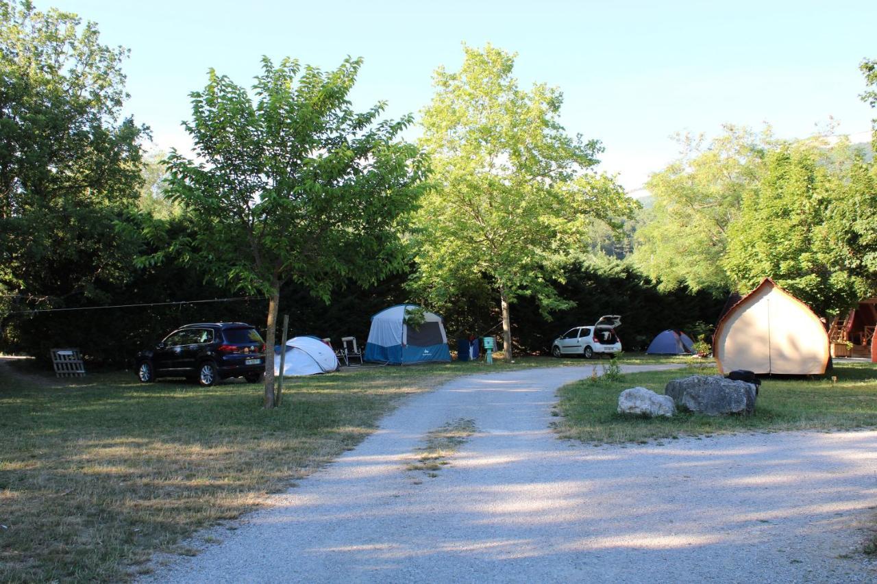Habitat Createur - Hebergements Insolites Au Camping Municipal "Les Ecureuils" Recoubeau-Jansac Bagian luar foto